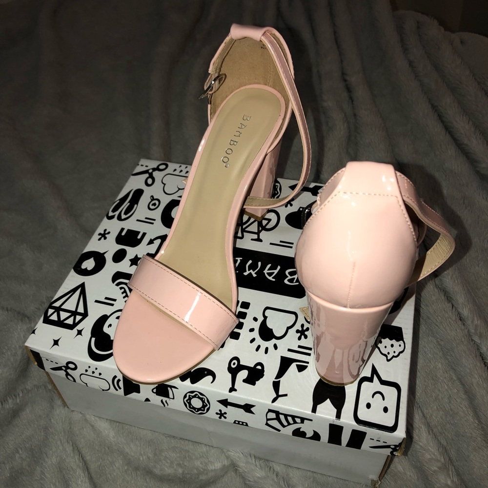 Heels - Picture 2 of 3